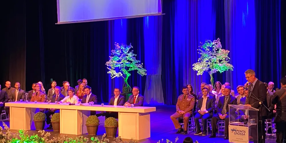 Líderes políticos de Ponta Grossa estiveram presentes no evento