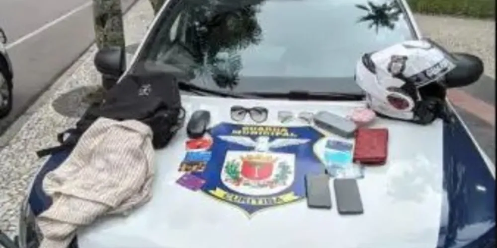 Casal revendia aparelhos em praça