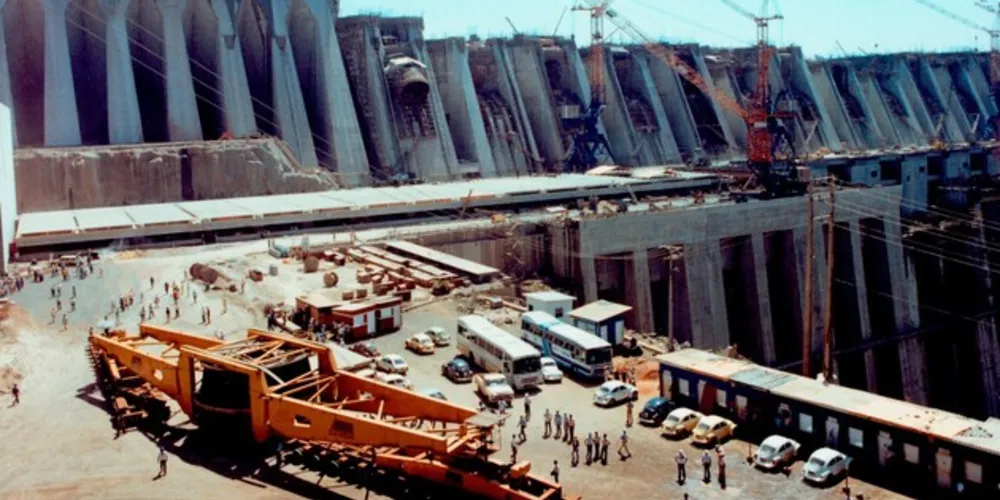 Fotos antigas mostram a imensidão da obra