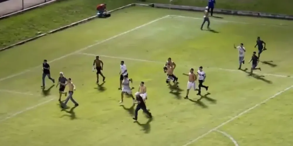 Imagem ilustrativa da imagem Partida de futebol se torna cenário de guerra civil na Série C