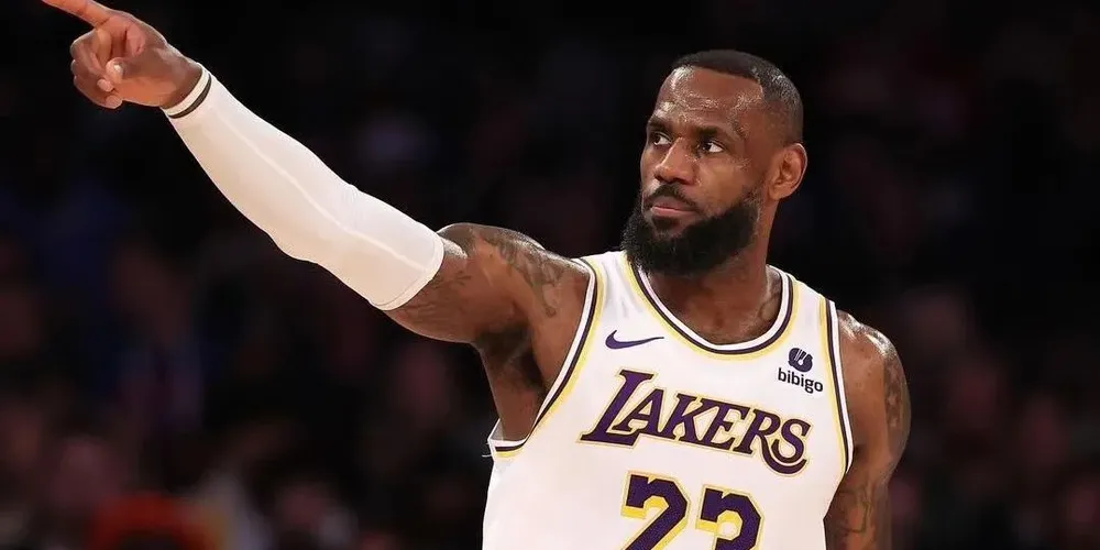 Lebron é o maior pontuador da história da NBA, competição que venceu quatro vezes
