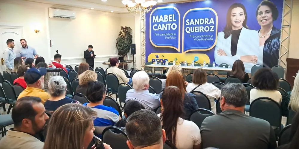 Cerimônia também marca a pré-candidatura a vice-prefeita de Sandra Queiroz
