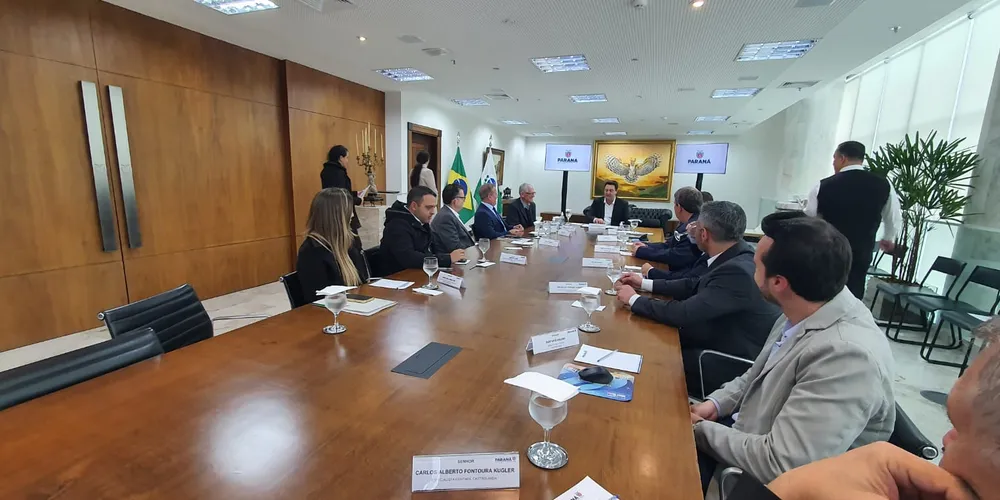 Durante o encontro, foi anunciada a ampliação da unidade industrial de Castro