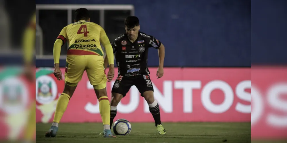 Apesar de ter 15 finalizações e um gol anulado, o Fantasma ficou apenas no 0 a 0 fora de casa