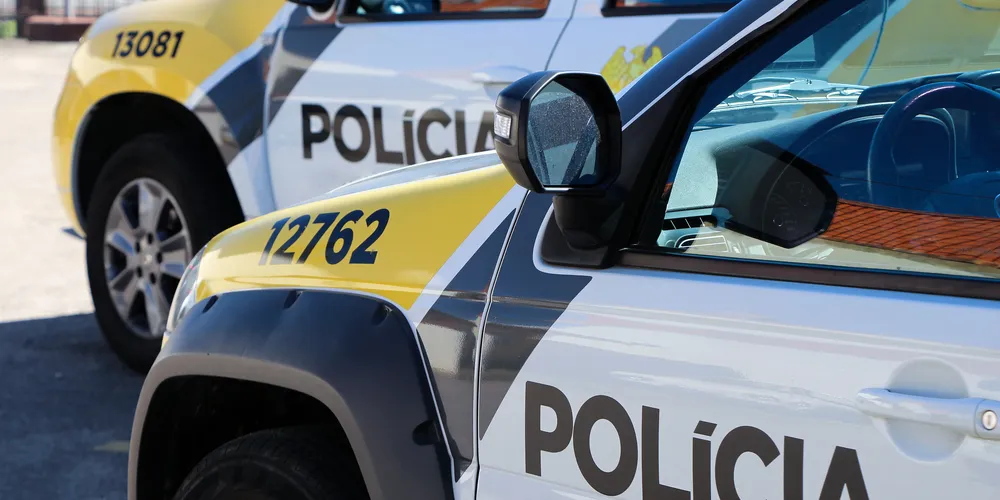 Denúncia de emissão de fumaça levou os policiais até o imóvel