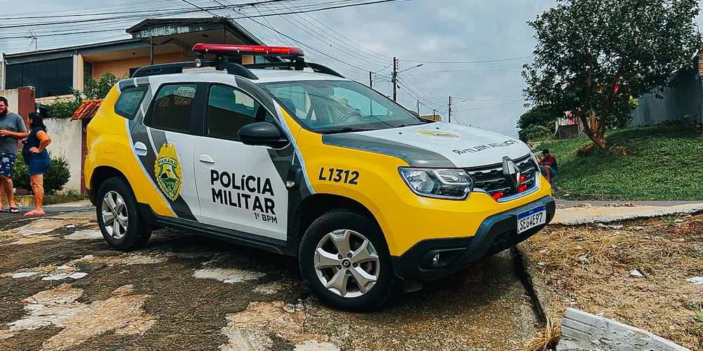Passageira do veículo também tentou agredir os policiais militares