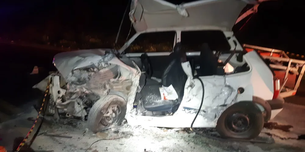 Acidente aconteceu na noite dessa sexta-feira (14)