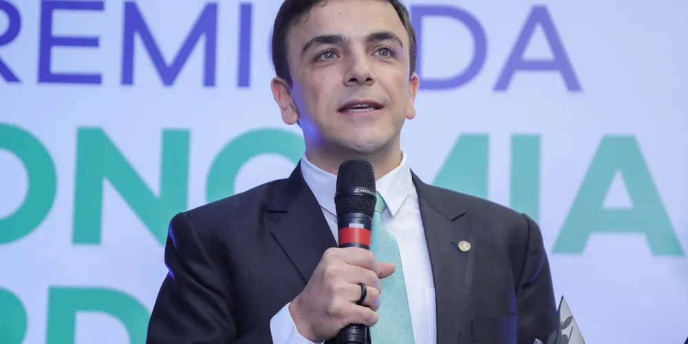 O prêmio é destinado a reconhecer os melhores parlamentares do Congresso Nacional