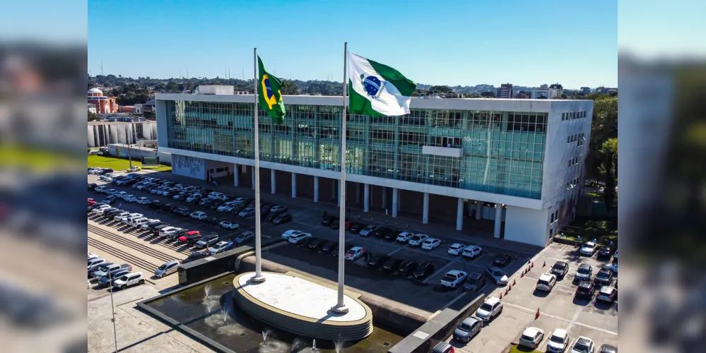 Estado do Paraná completa nesta quinta-feira 171 anos de emancipação política - Na foto, Palácio Iguaçu, que completa 70 anos em 19 de dezembro de 2024, é a sede oficial do governo estadual