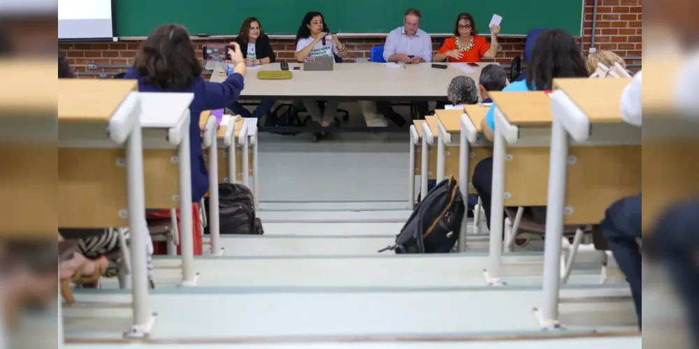 Assinatura do acordo de fim do movimento foi adiada para quinta-feira (27)