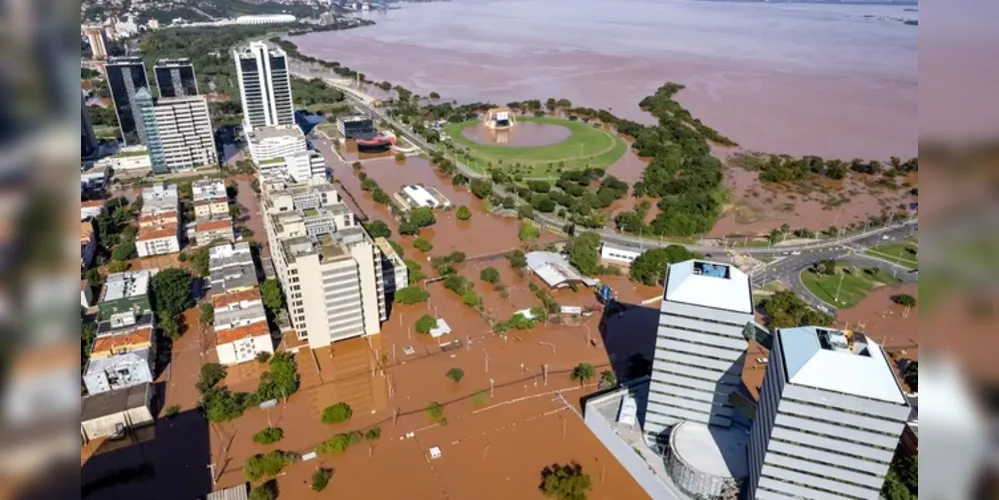 Boletim divulgado na manhã deste sábado (11) pela Defesa Civil do Rio Grande do Sul atualiza para 136 o número de mortos em razão das enchentes