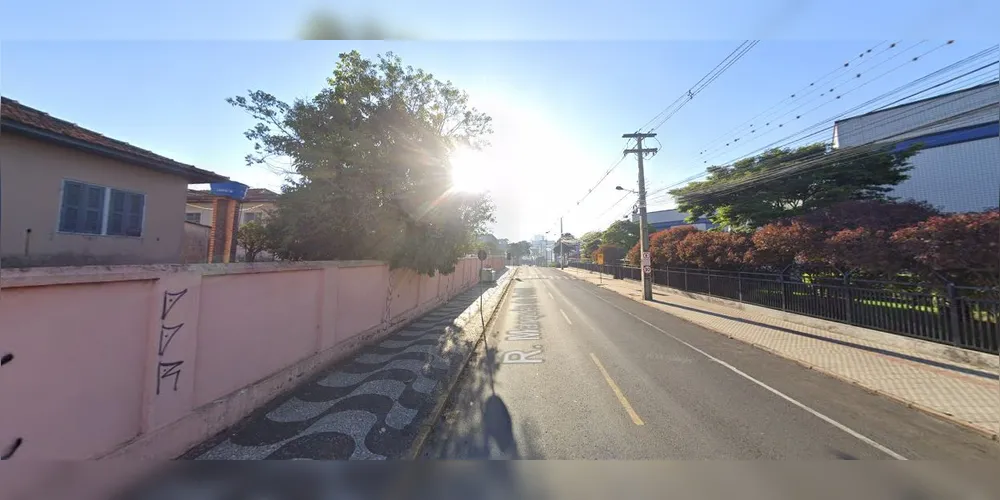 Rua Marquês do Paraná, aos fundos do Colégio Estadual Becker e Silva