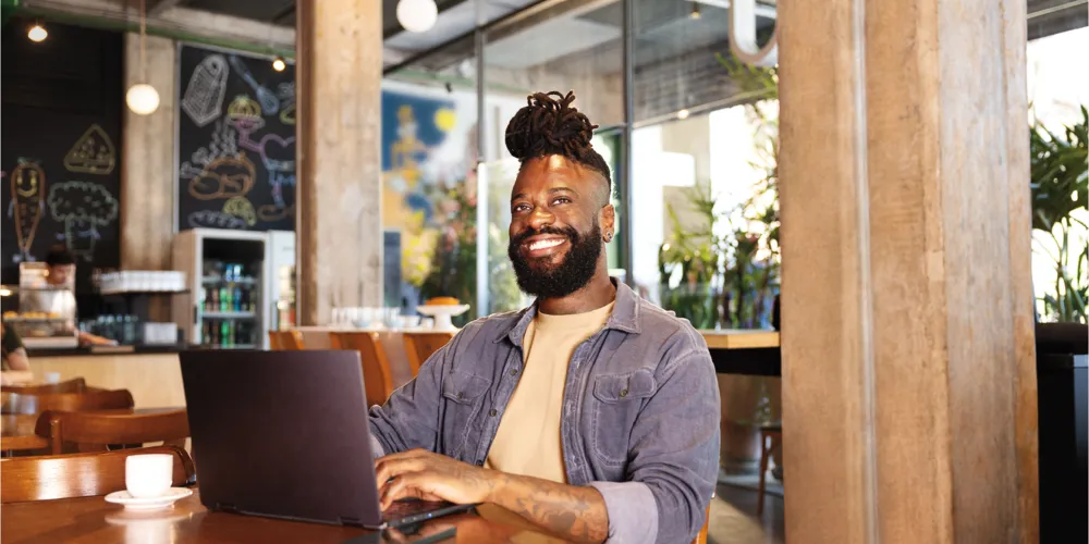 Para acessar o treinamento, os interessados devem fazer o cadastro na plataforma Sicredi Cursos