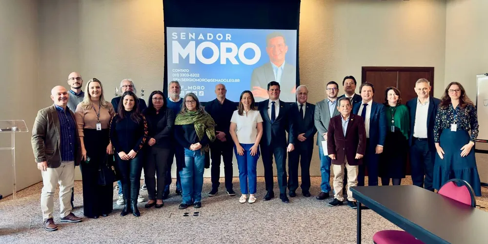 Encontro entre lideranças políticas ocorreu em Curitiba