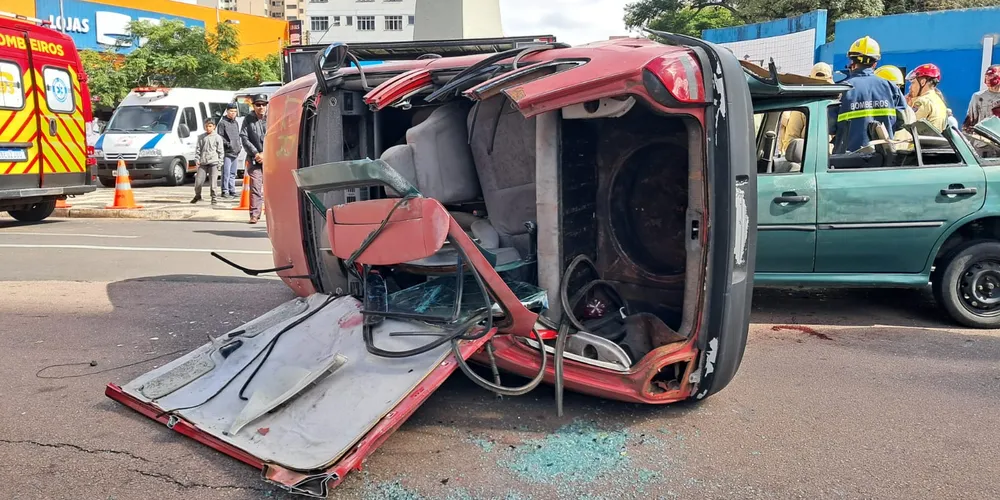 Atividade envolveu dois veículos e uma motocicleta