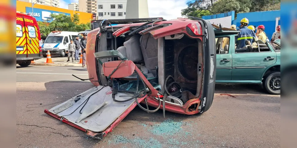 Atividade envolveu dois veículos e uma motocicleta