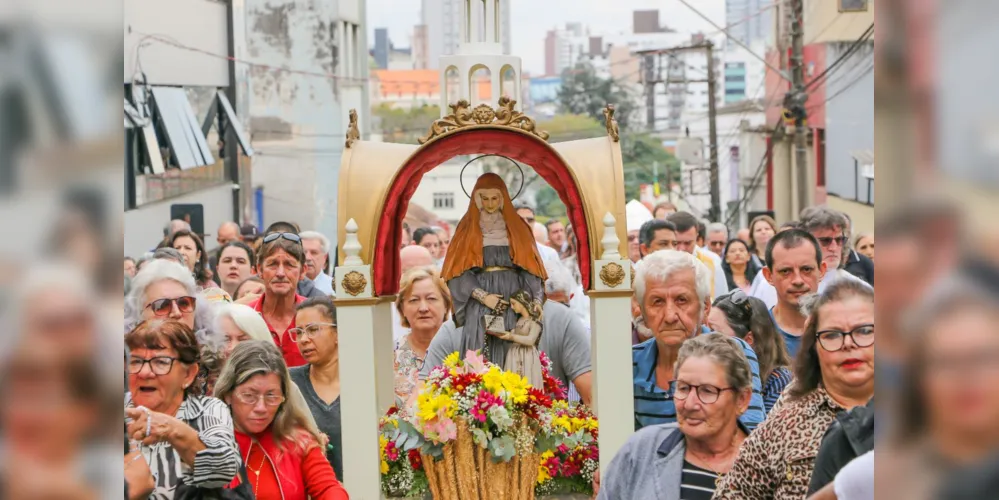 Na sexta-feira (26), dia da padroeira, às 10 horas, será realizada a procissão com a imagem de Senhora Sant’Ana