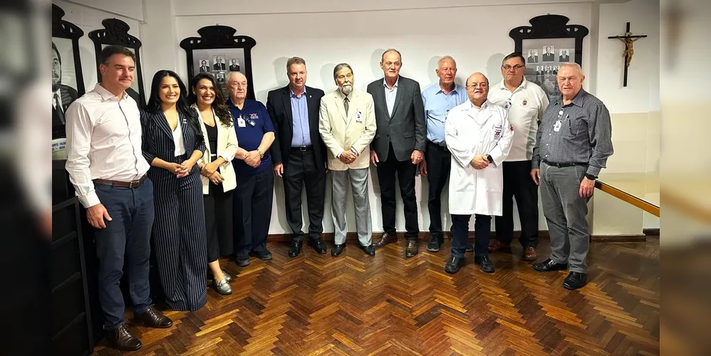 Lideranças da Santa Casa e do Sicredi se reuniram nesta quinta-feira (13)