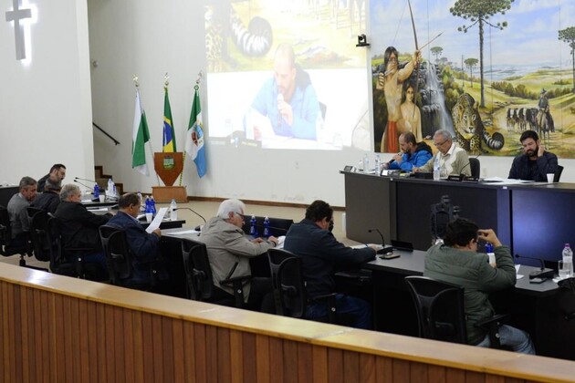 Outro pedido importante diz respeito à viabilidade de municipalizar e oferecer transporte público gratuito ou com tarifa reduzida