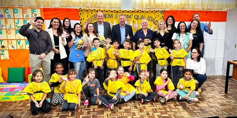 Presidentes visitaram uma creche e uma escola municipal de Carambeí