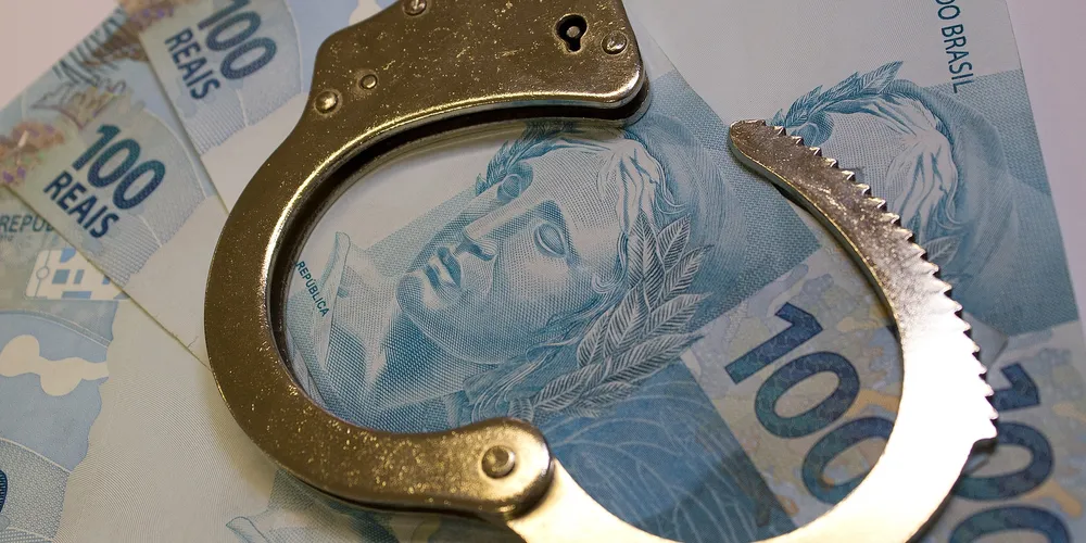 Prisões aconteceram em Florianópolis e Botucatu