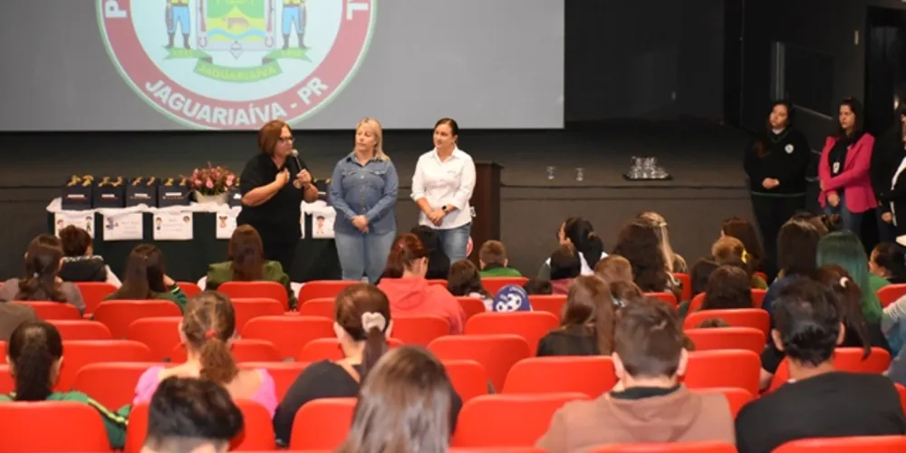 A cerimônia de entrega ocorreu no Cine Teatro Valéria Luercy
