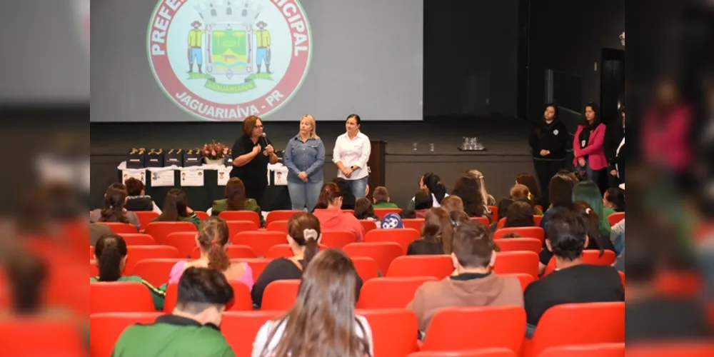 A cerimônia de entrega ocorreu no Cine Teatro Valéria Luercy