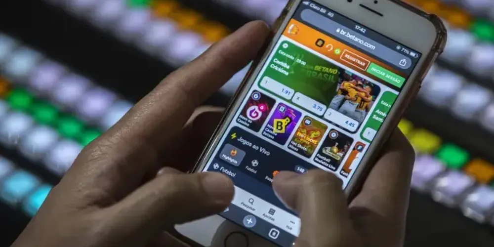 Mulher teria afirmado à polícia não saber como o dinheiro foi parar em sua própria conta