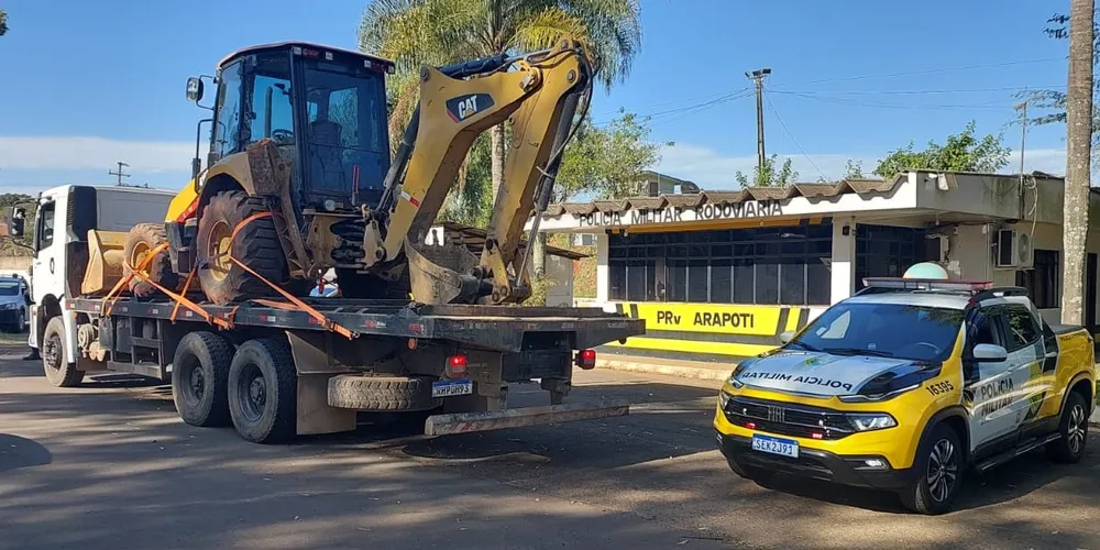 Máquina agrícola recuperada pela operação conjunta da PRE e da PM