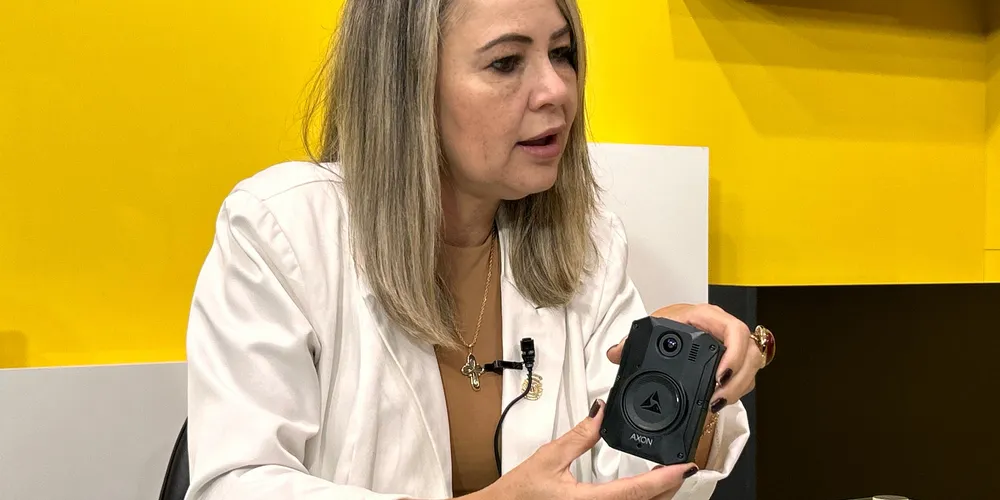 Tânia Sviercoski, secretária municipal de Cidadania e Segurança Pública, fala sobre o equipamento que possui a mesma tecnologia utilizadas pelas forças policiais dos Estados Unidos