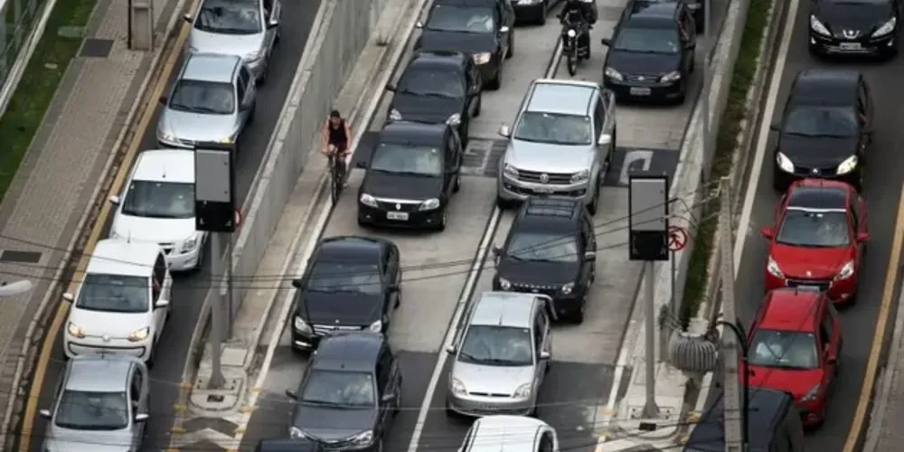 Mais de 113 mil veículos foram vendidos no Paraná em abril, segundo a Assovepar