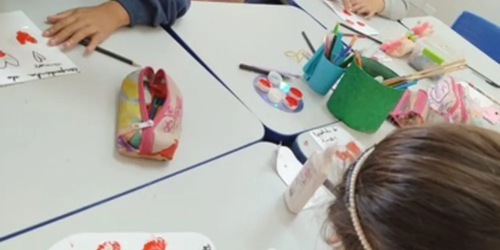 Durante as atividades, os educandos realizaram homenagens e diversas atividades sobre o Dia das Mães