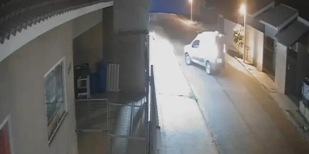 Após o furto, o homem utilizou o veículo para arrombar um estabelecimento