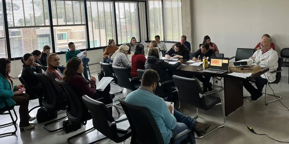 Equipe multiprofissional do Consórcio Intermunicipal de Saúde dos Campos Gerais (CimSaúde) esteve em Carambeí para apresentar a Linha.