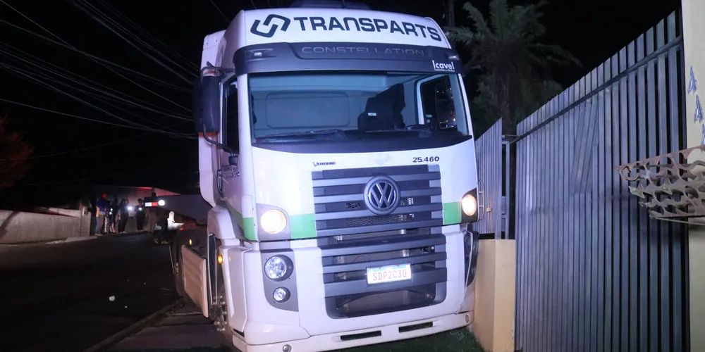 Acidente aconteceu na noite desta terça-feira, no Parque Nossa Senhora das Graças