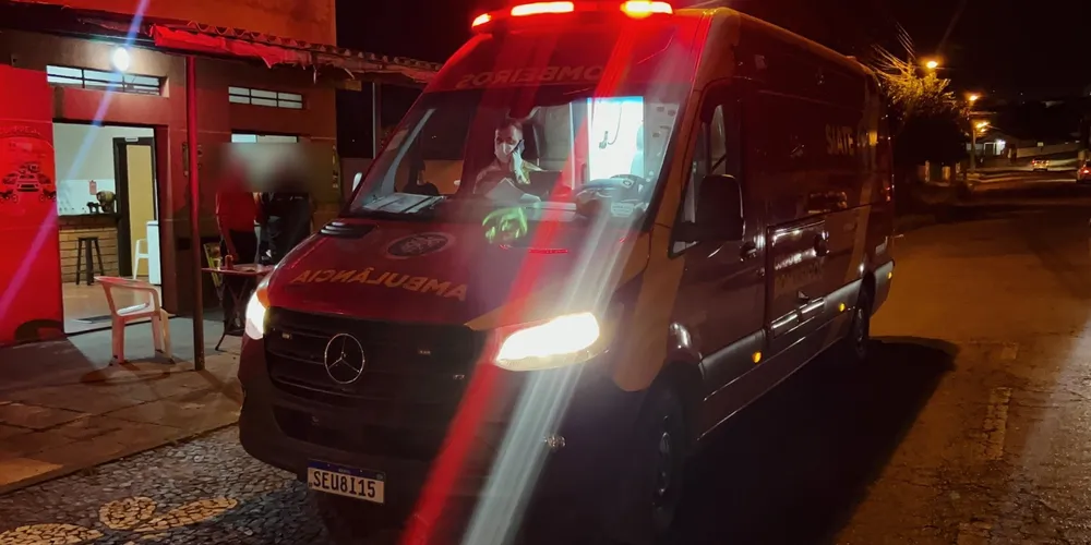 Acidente aconteceu na esquina das ruas Nestor Borba e Professor Cardoso Fontes