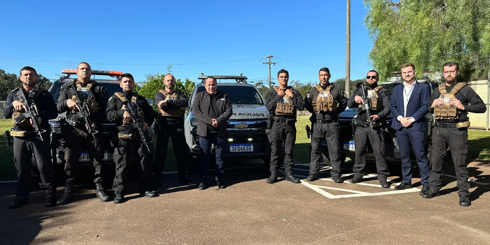 O diretor regional de Ponta Grossa, William Daniel de Lima Ribas, comemorou a entrega dos veículos