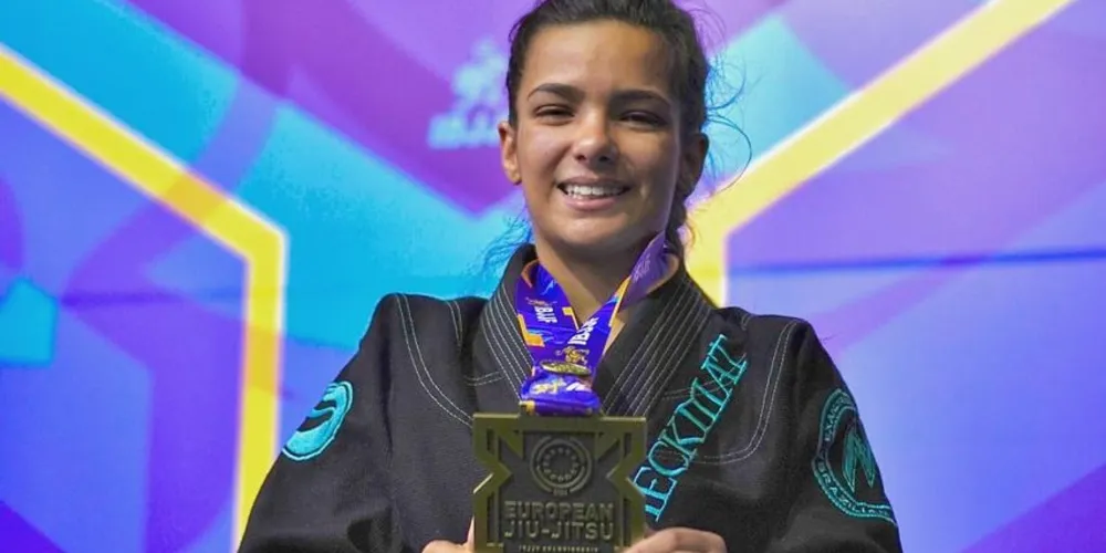 Ana Júlia Lima, conquistou a medalha de bronze, na categoria Galo