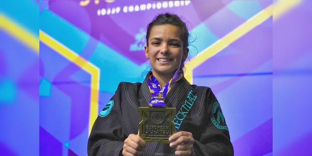 Ana Júlia Lima, conquistou a medalha de bronze, na categoria Galo