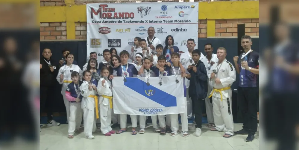 Ao todo, 27 alunos viajaram para representar a equipe na ‘Copa Ampére de Taekwondo’