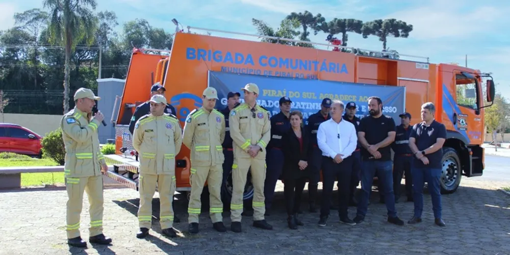 O veículo, conhecido como Auto Bomba Tanque, conta com tecnologia embarcada para um socorro eficiente e ágil