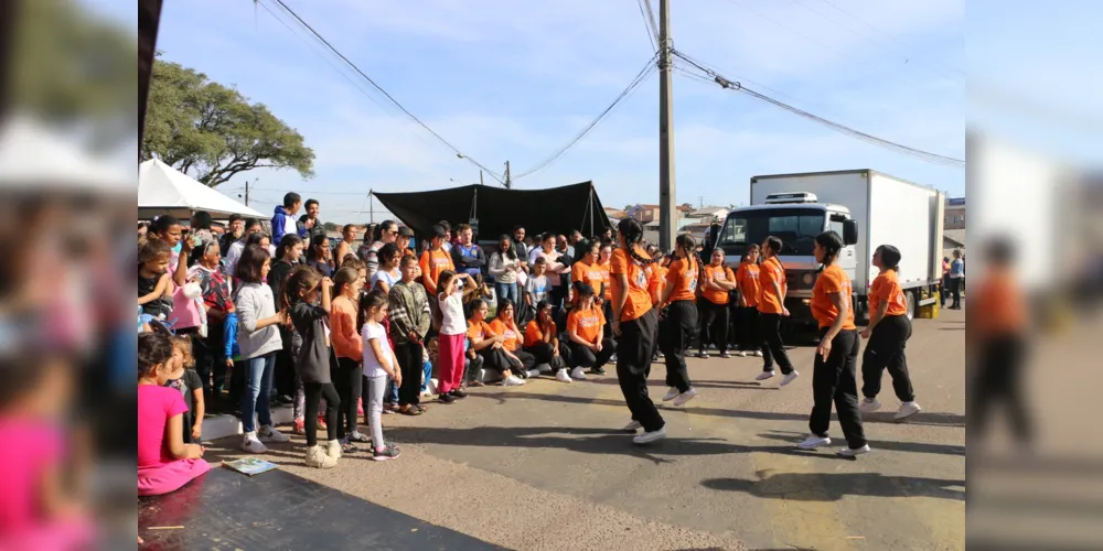 A Prefeitura de Castro promoveu uma série de atividades no bairro