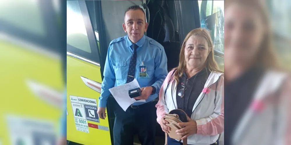 Ivone esqueceu sua bolsa dentro do ônibus