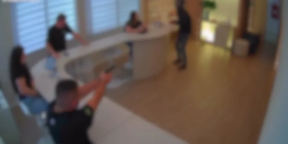 Tiros atingiram a cabeça, tórax, abdômen e os braços do suspeito