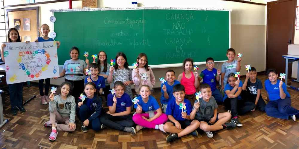 Com inúmeras atividades, os educandos puderam absorver diversos conhecimentos e também transmiti-los a seus familiares