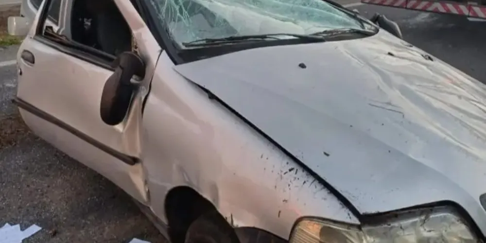 Motorista de um carro ficou gravemente ferida após um capotamento na BR-277, em Morretes.