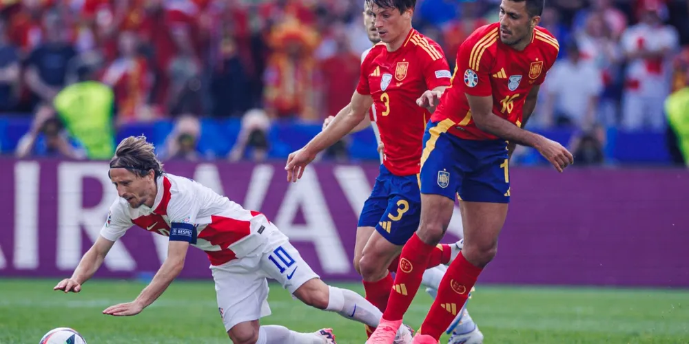 Craque croata, Modric foi neutralizado pela marcação espanhola