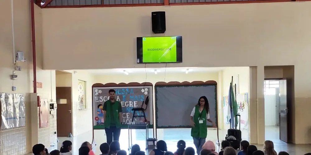 Uma das principais atividades realizadas pela turma foi a participação em uma palestra oferecida por uma equipe da secretaria do Meio Ambiente de Ponta Grossa