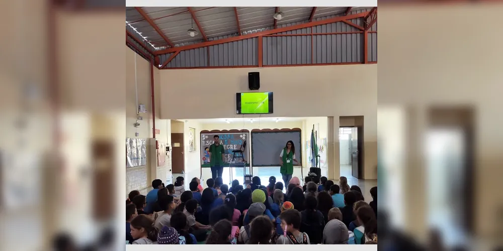 Uma das principais atividades realizadas pela turma foi a participação em uma palestra oferecida por uma equipe da secretaria do Meio Ambiente de Ponta Grossa