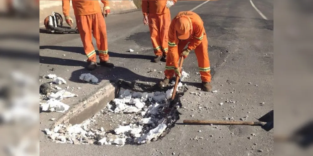 Este trecho estará bloqueado de forma emergencial para realização de um reparo no pavimento